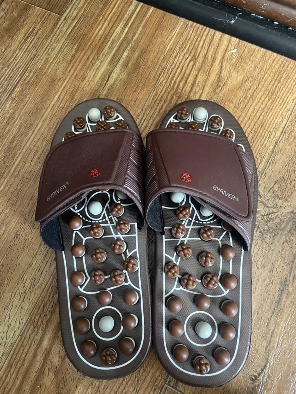 BYRIVER Brown Massage Slide Sandals